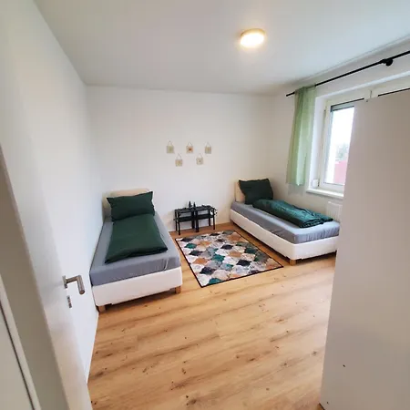 Reindeer - Wohnen Ueber Den Daechern Von Traun Lägenhet